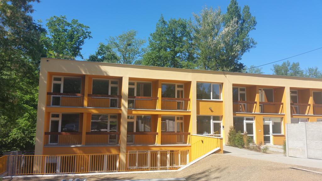 Aparthotel Usmev Ostrava Ngoại thất bức ảnh
